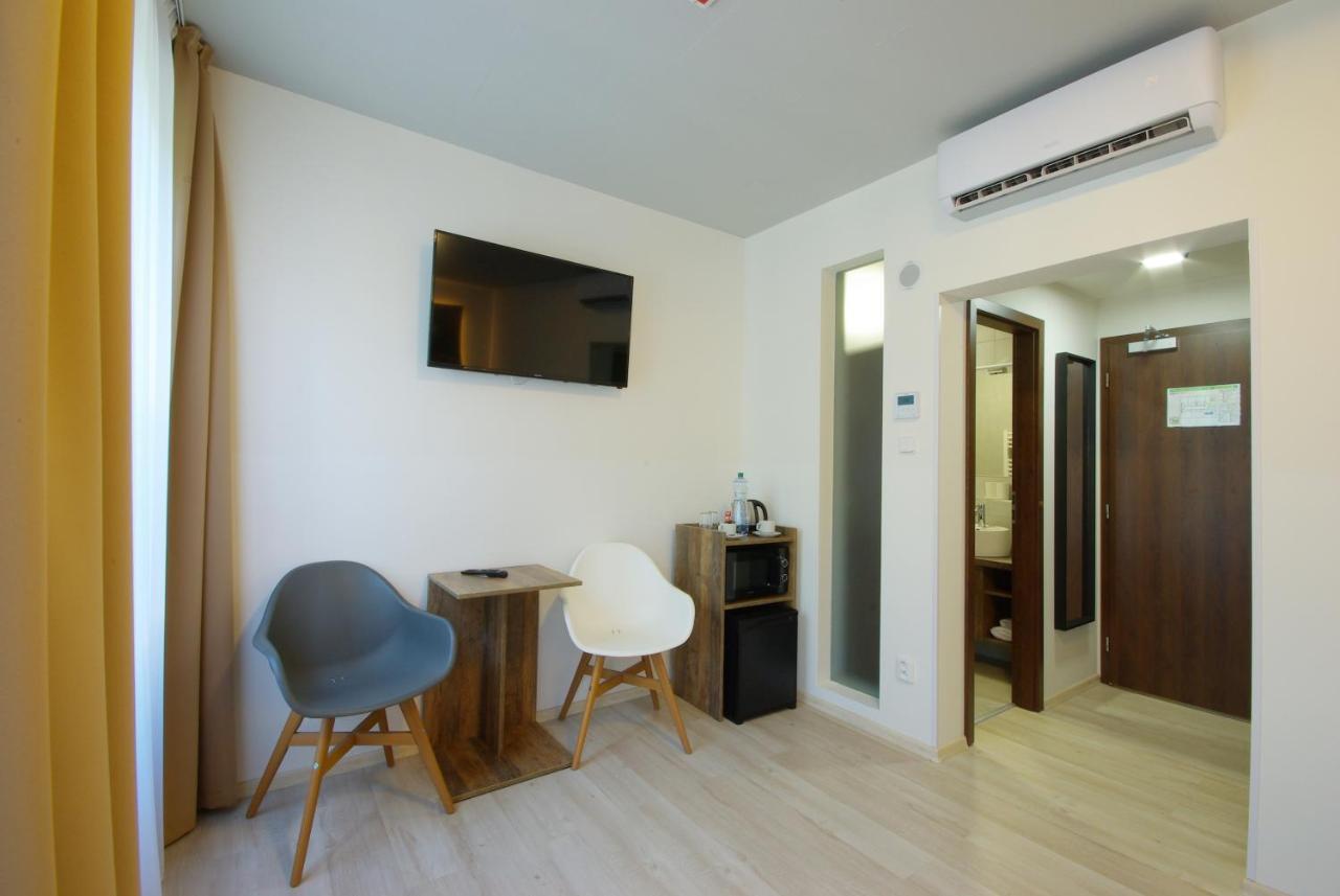 Adeba Hotel Prague Exterior photo