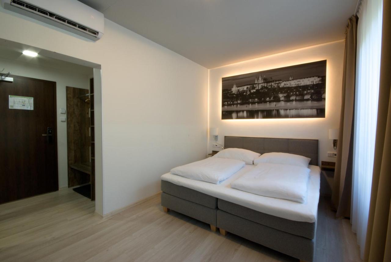 Adeba Hotel Prague Exterior photo